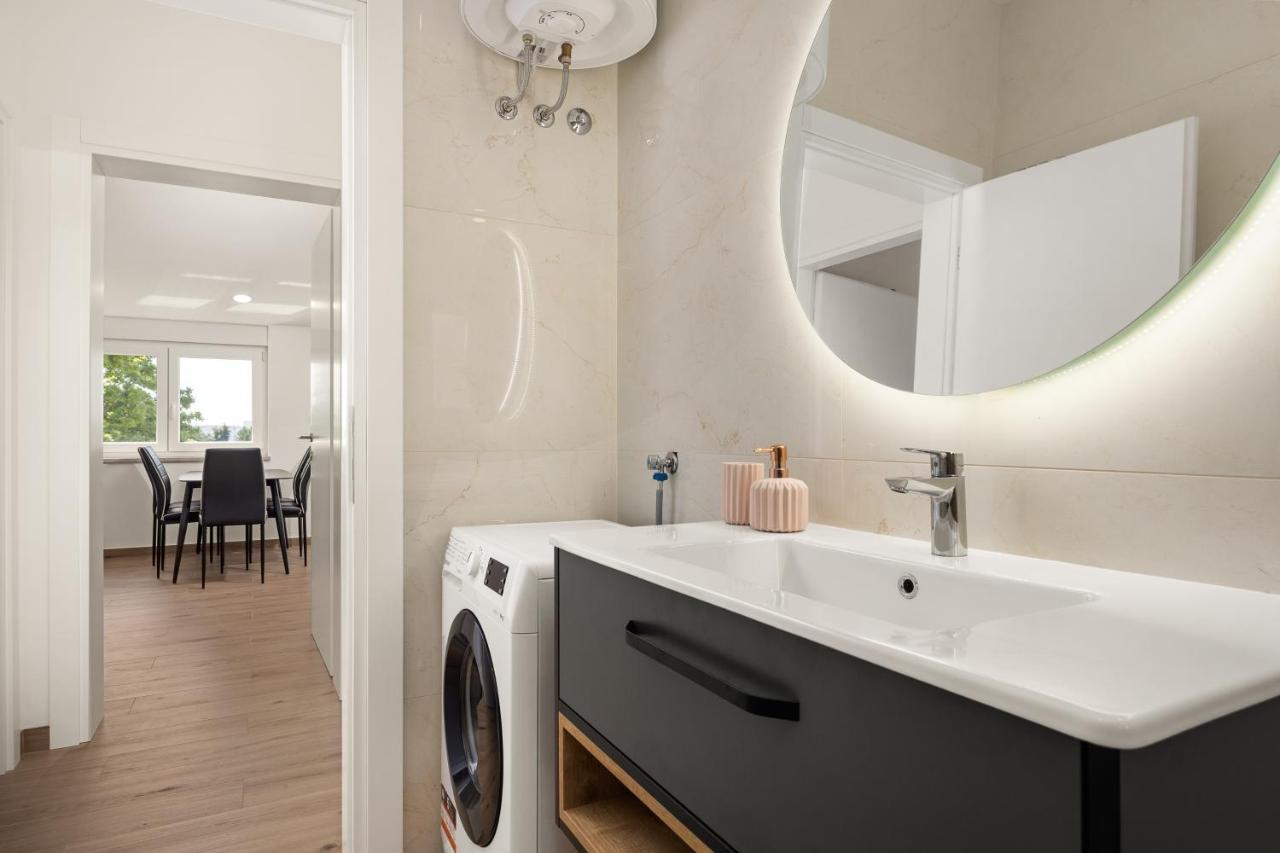 Luxury Apartments Lotus&Lovor พูลา ภายนอก รูปภาพ